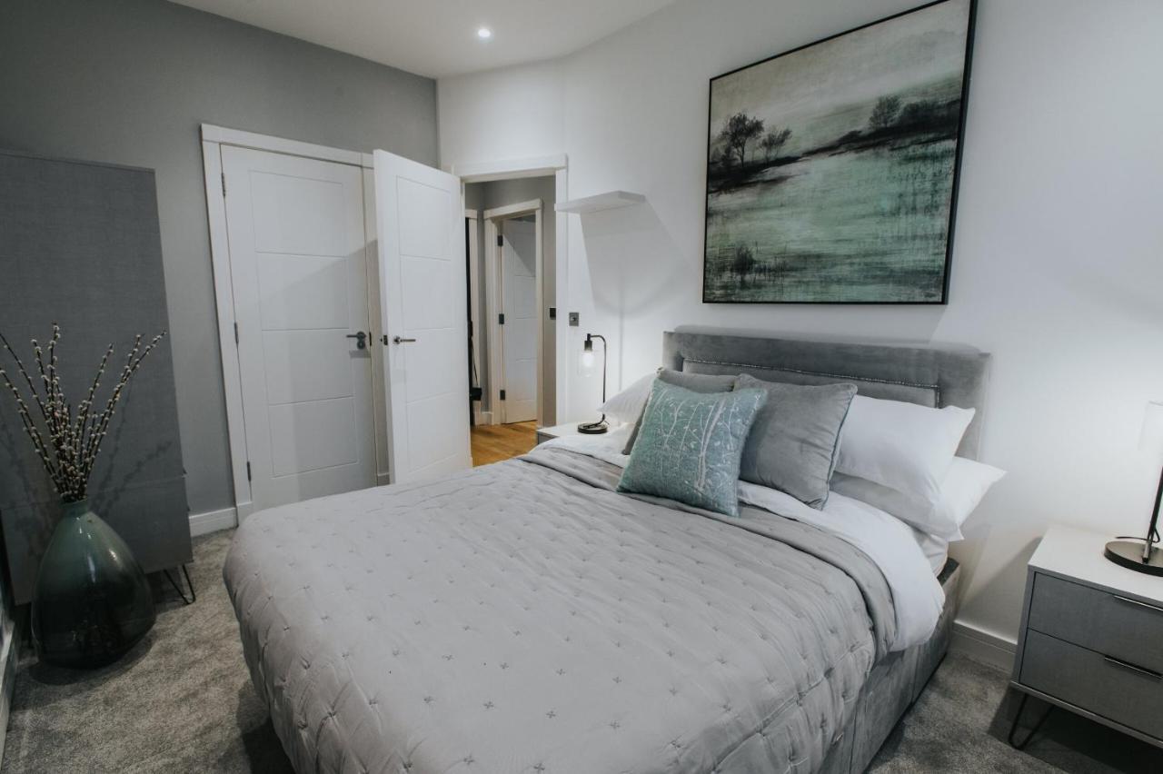 Circa17- Entire Apt, Free Parking, Gym, City Central & Free Netflix Bracknell Exterior foto