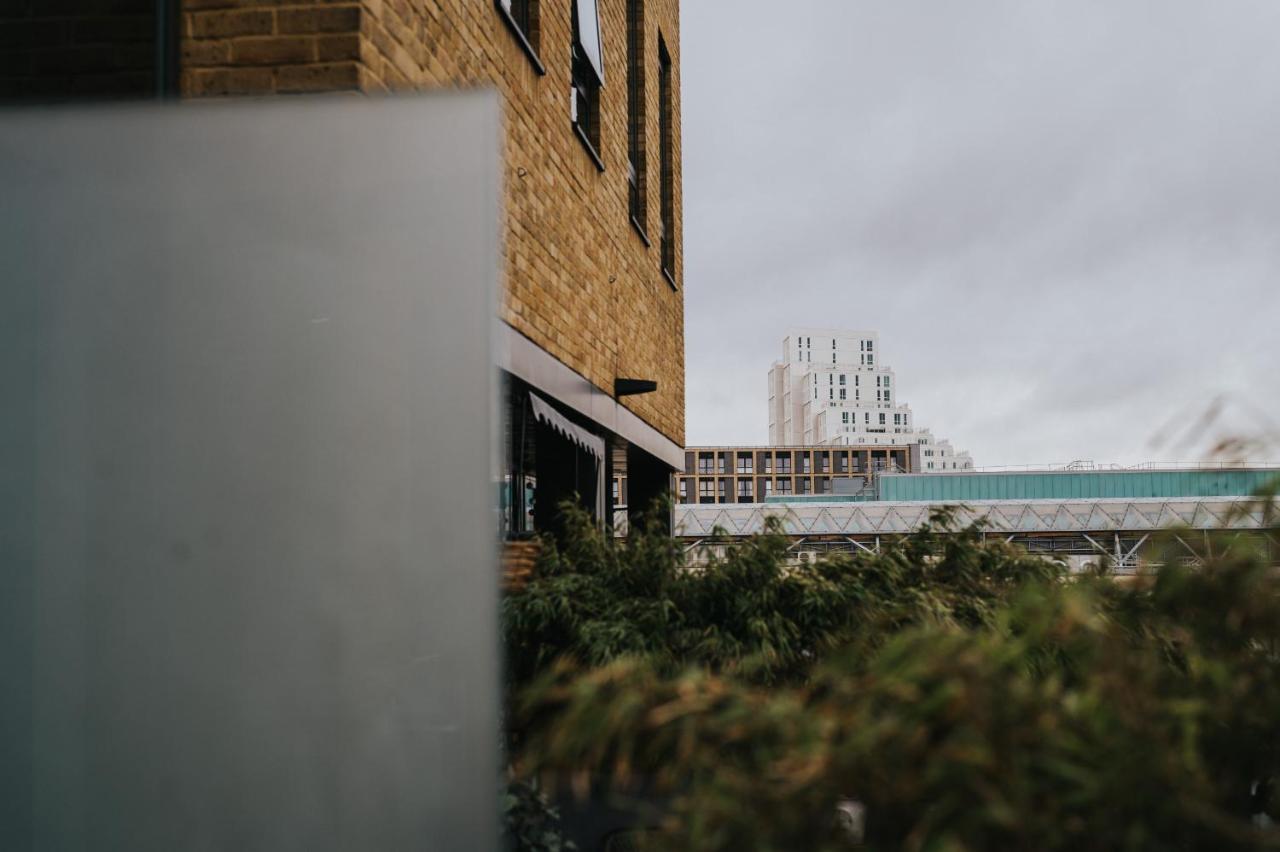 Circa17- Entire Apt, Free Parking, Gym, City Central & Free Netflix Bracknell Exterior foto