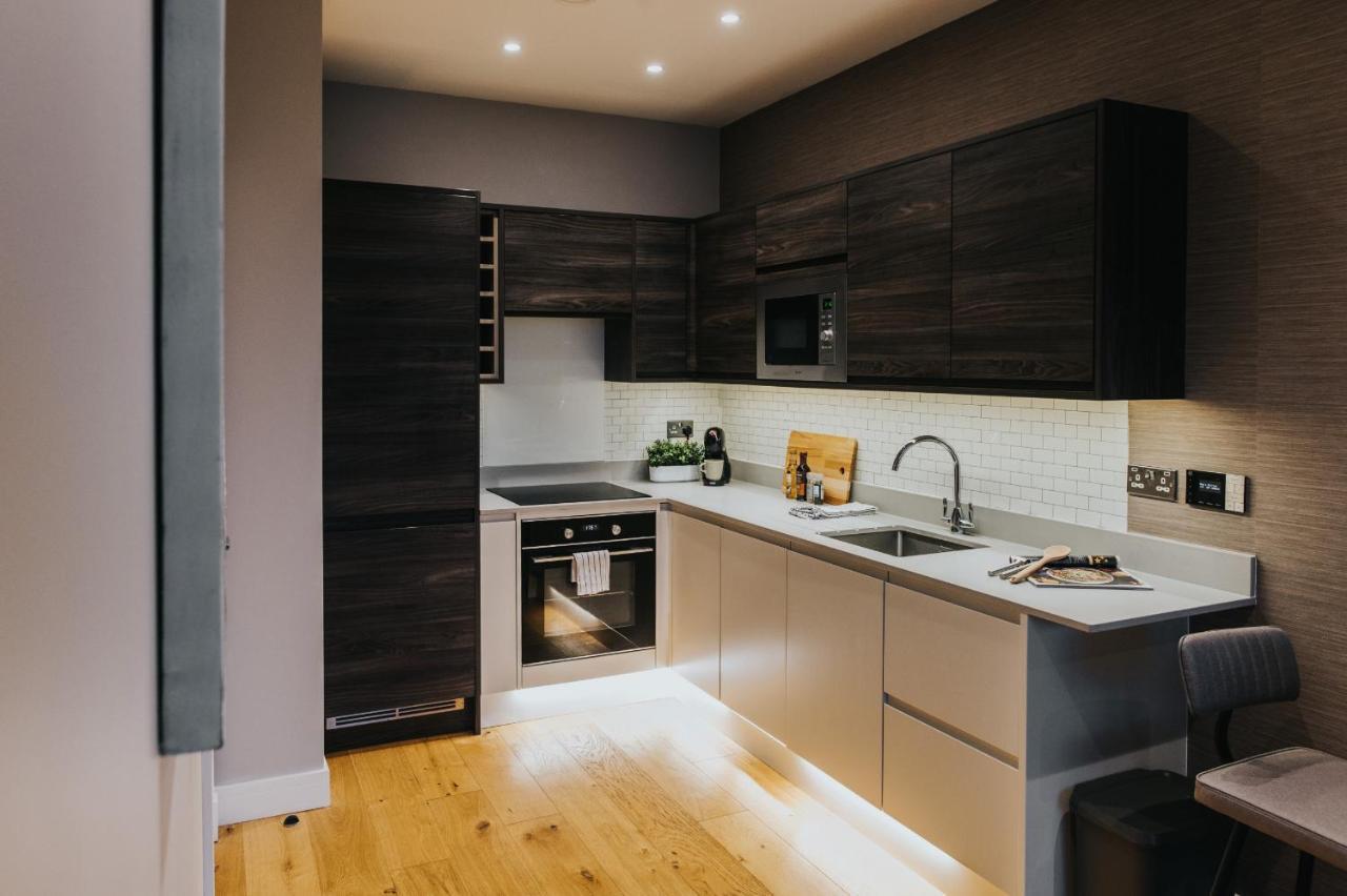 Circa17- Entire Apt, Free Parking, Gym, City Central & Free Netflix Bracknell Exterior foto